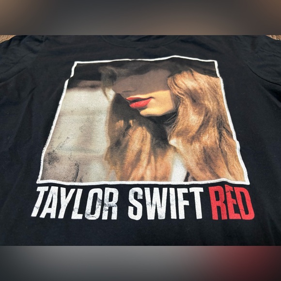 Original 2013 Taylor Swift Red Tour T-Shirt - Picture 3 of 7